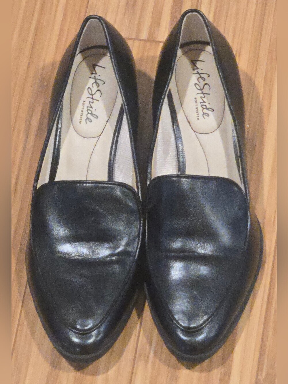 Life Stride Black Leather Pointed Toe Flats